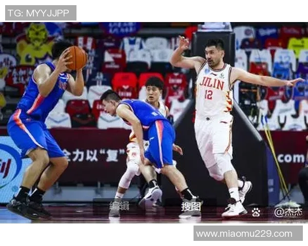 杭州羽毛球队在总决赛中以77分领先其他队伍展现强劲实力 杭州羽毛球队在总决赛中以77分领先其他队伍展现强劲实力