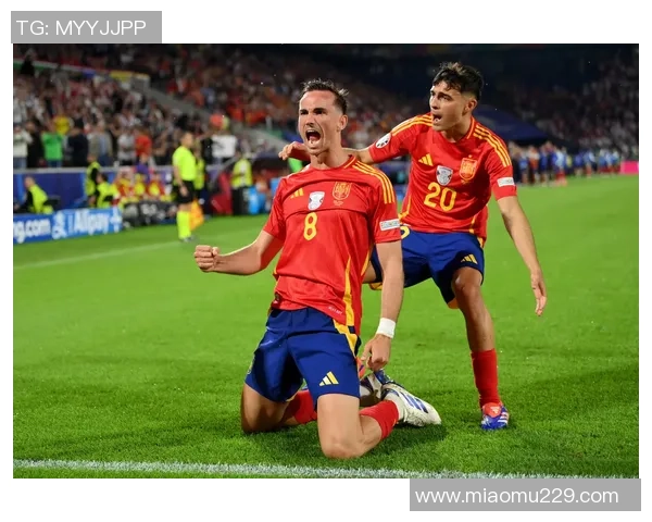 给美女明星介绍足球明星的精彩瞬间与背后故事