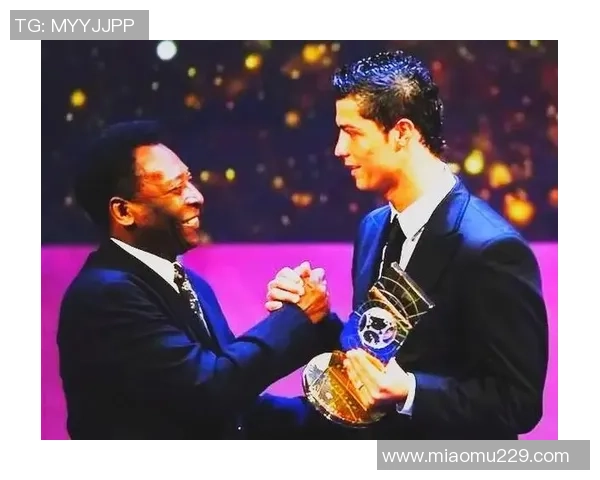 C罗足球明星粉丝团体的热情与支持如何影响他的职业生涯与形象